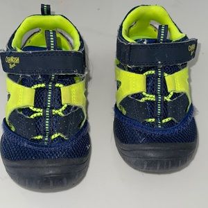 Machine washable boys shoes
